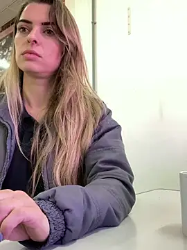 Snapshot of SweetGraciosa chatting on 10/15/25, 12:16 SweetGraciosa online show from 10/15/25, 12:16