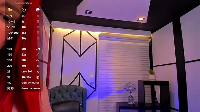 NahomiRichards  online show from 11/26/25, 04:46