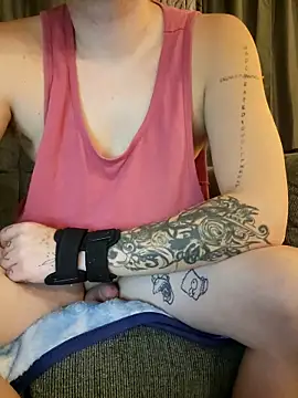 Snapshot of matty244 chatting on 10/13/25, 11:43 matty244 online show from 10/13/25, 11:43