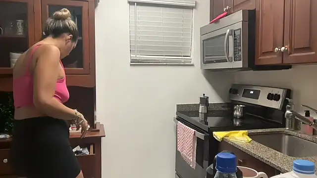 prettyykitty22 online show from 03/23/26, 12:36