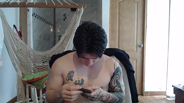 Snapshot of AteneoJr chatting on 11/06/25, 05:03 AteneoJr online show from 11/06/25, 05:03