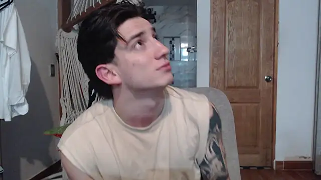 Snapshot of AteneoJr chatting on 11/13/25, 05:50 AteneoJr online show from 11/13/25, 05:50