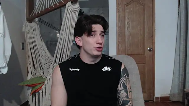 Snapshot of AteneoJr chatting on 11/16/25, 04:40 AteneoJr online show from 11/16/25, 04:40