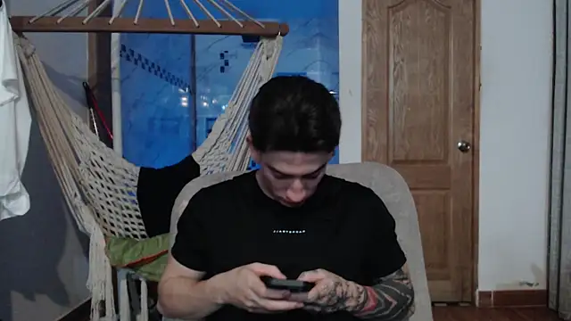 Snapshot of AteneoJr chatting on 12/03/25, 04:31 AteneoJr online show from 12/03/25, 04:31