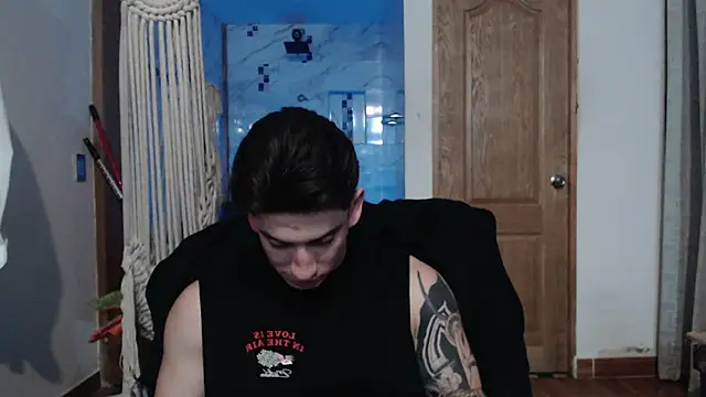 Snapshot of AteneoJr chatting on 12/04/25, 05:17 AteneoJr online show from 12/04/25, 05:17