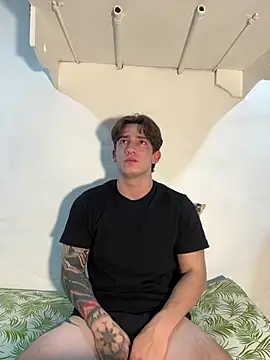 Snapshot of AteneoJr chatting on 02/14/26, 12:18 AteneoJr online show from 02/14/26, 12:18