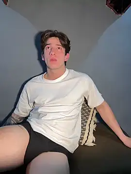 Snapshot of AteneoJr chatting on 02/25/26, 12:42 AteneoJr online show from 02/25/26, 12:42