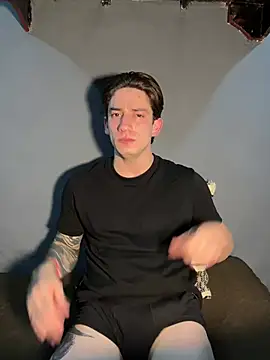 Snapshot of AteneoJr chatting on 02/27/26, 12:21 AteneoJr online show from 02/27/26, 12:21