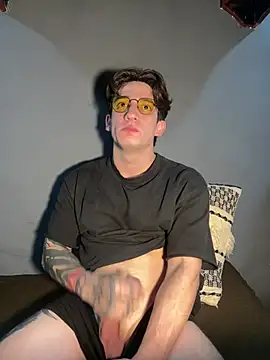 Snapshot of AteneoJr chatting on 03/04/26, 01:00 AteneoJr online show from 03/04/26, 01:00