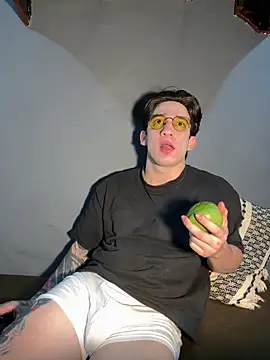 Snapshot of AteneoJr chatting on 03/06/26, 02:19 AteneoJr online show from 03/06/26, 02:19