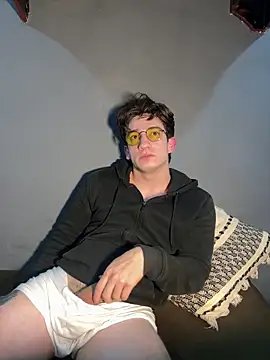 Snapshot of AteneoJr chatting on 03/07/26, 12:40 AteneoJr online show from 03/07/26, 12:40