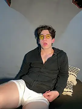 Snapshot of AteneoJr chatting on 03/12/26, 12:39 AteneoJr online show from 03/12/26, 12:39