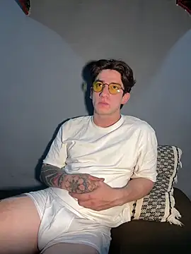 Snapshot of AteneoJr chatting on 03/13/26, 12:39 AteneoJr online show from 03/13/26, 12:39