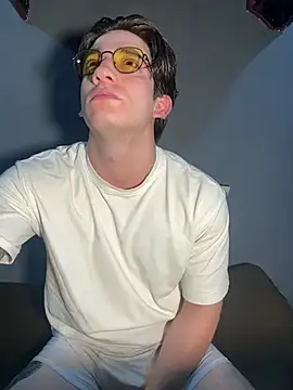 Snapshot of AteneoJr chatting on 03/18/26, 12:36 AteneoJr online show from 03/18/26, 12:36