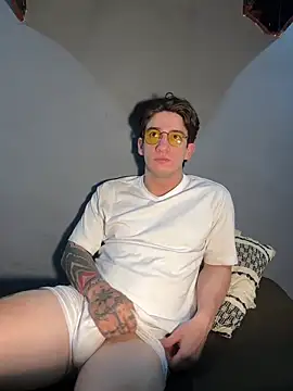 Snapshot of AteneoJr chatting on 03/24/26, 12:26 AteneoJr online show from 03/24/26, 12:26