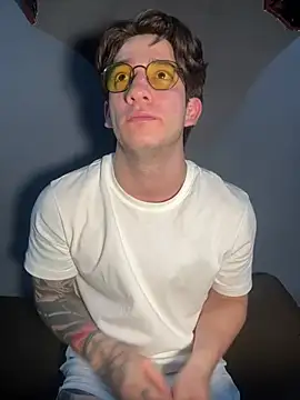 Snapshot of AteneoJr chatting on 04/02/26, 12:41 AteneoJr online show from 04/02/26, 12:41