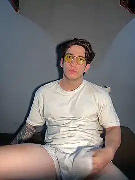 Snapshot of AteneoJr chatting on 04/03/26, 01:25 AteneoJr online show from 04/03/26, 01:25