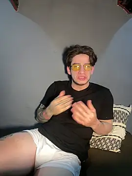 Snapshot of AteneoJr chatting on 04/08/26, 12:10 AteneoJr online show from 04/08/26, 12:10