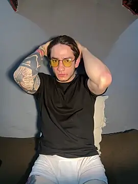 Snapshot of AteneoJr chatting on 04/11/26, 12:37 AteneoJr online show from 04/11/26, 12:37