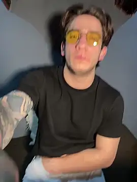 Snapshot of AteneoJr chatting on 04/12/26, 12:37 AteneoJr online show from 04/12/26, 12:37