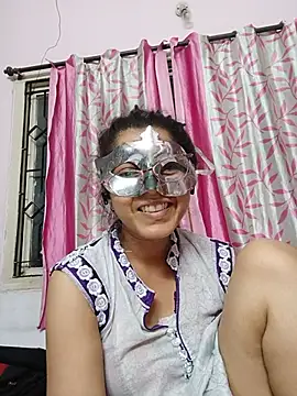 Snapshot of thanusi_2 chatting on 06/19/26, 05:28 thanusi 2 online show from 06/19/26, 05:28