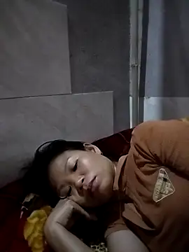 LinhNa999 online show from 09/15/25, 04:51