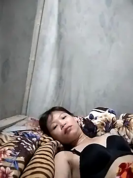 Snapshot of LinhNa999 chatting on 11/02/25, 01:19 LinhNa999 online show from 11/02/25, 01:19