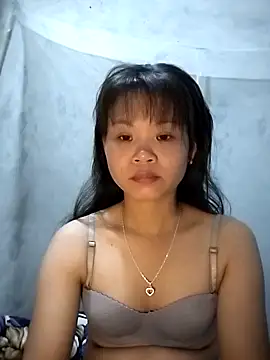 Snapshot of LinhNa999 chatting on 11/04/25, 04:55 LinhNa999 online show from 11/04/25, 04:55