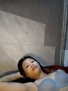 Snapshot of LinhNa999 chatting on 11/09/25, 12:58 LinhNa999 online show from 11/09/25, 12:58