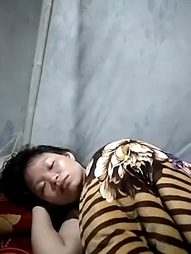 Snapshot of LinhNa999 chatting on 11/14/25, 12:53 LinhNa999 online show from 11/14/25, 12:53