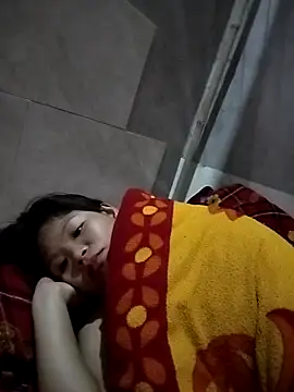 Snapshot of LinhNa999 chatting on 11/26/25, 01:39 LinhNa999 online show from 11/26/25, 01:39