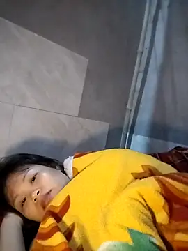 Snapshot of LinhNa999 chatting on 11/28/25, 02:03 LinhNa999 online show from 11/28/25, 02:03