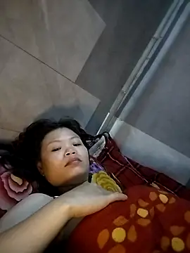 Snapshot of LinhNa999 chatting on 12/01/25, 12:54 LinhNa999 online show from 12/01/25, 12:54