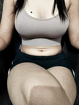 Snapshot of Your_Rubina chatting on 10/06/25, 09:07 Your Rubina online show from 10/06/25, 09:07