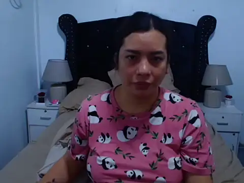 Snapshot of AnnaMedina05 chatting on 02/09/26, 10:47 AnnaMedina05 online show from 02/09/26, 10:47