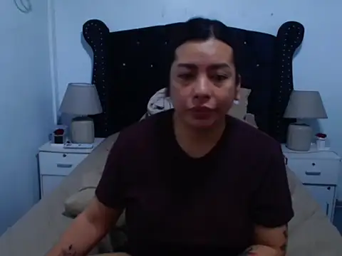 Snapshot of AnnaMedina05 chatting on 02/11/26, 12:04 AnnaMedina05 online show from 02/11/26, 12:04