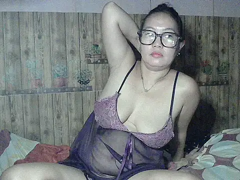 Snapshot of Pinay_BigTits69 chatting on 10/19/25, 10:21 Pinay BigTits69 online show from 10/19/25, 10:21