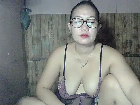 Snapshot of Pinay_BigTits69 chatting on 10/27/25, 05:55 Pinay BigTits69 online show from 10/27/25, 05:55