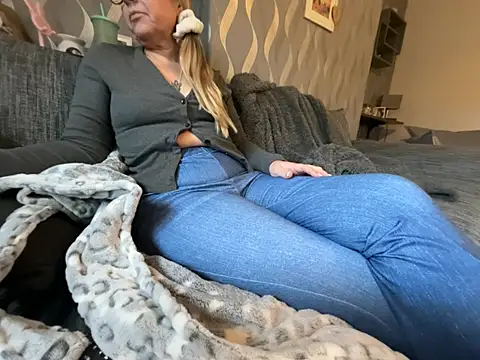 Snapshot of Anastasia-BlondeXX chatting on 02/11/26, 09:03 Anastasia-BlondeXX online show from 02/11/26, 09:03