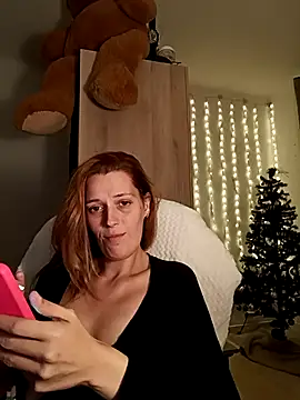 Snapshot of Mila_Luciphya chatting on 11/25/25, 09:48 Mila Luciphya online show from 11/25/25, 09:48