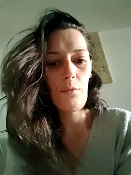 Snapshot of Mila_Luciphya chatting on 12/18/25, 09:04 Mila Luciphya online show from 12/18/25, 09:04