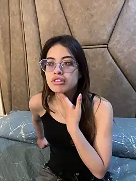 Isabela Colins online show from 09/12/25, 12:49