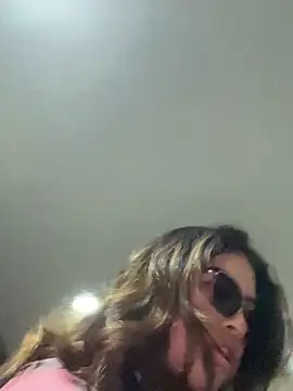 Isabela Colins online show from 09/22/25, 12:40