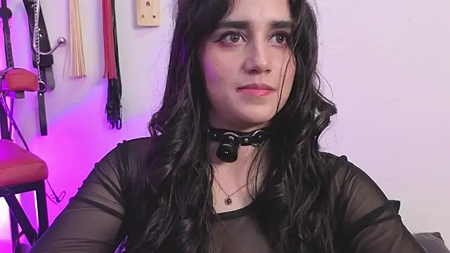 elowen halley1 online show from 01/10/26, 07:15