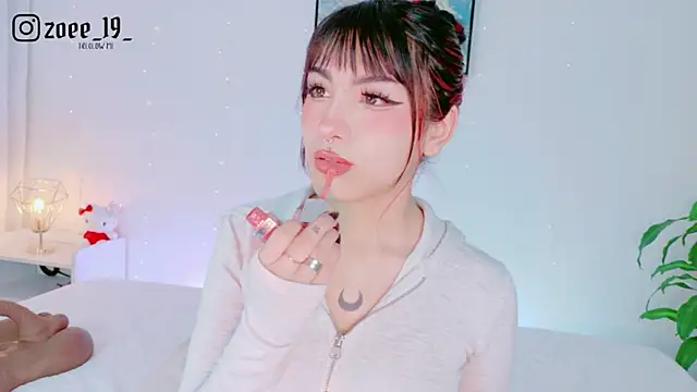 cuteezoe online show from 04/17/26, 04:15