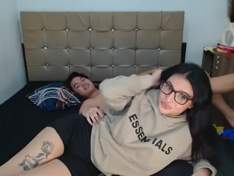 Snapshot of YourAsian_Cummer chatting on 04/18/26, 08:40 YourAsian Cummer online show from 04/18/26, 08:40