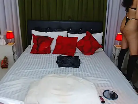 petitetsbigloads online show from 02/13/26, 08:27