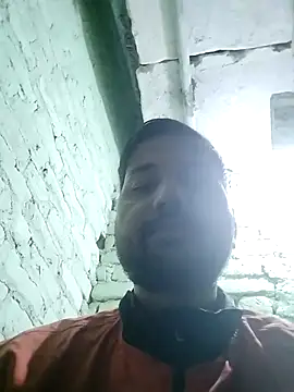 Snapshot of sumit_19 chatting on 11/16/25, 03:28 sumit 19 online show from 11/16/25, 03:28