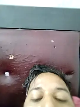 Snapshot of sumit_19 chatting on 11/26/25, 01:17 sumit 19 online show from 11/26/25, 01:17