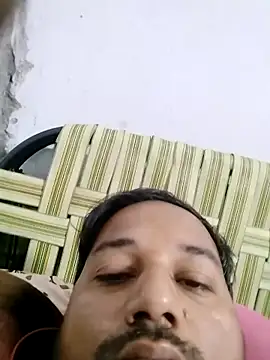 Snapshot of sumit_19 chatting on 12/16/25, 05:07 sumit 19 online show from 12/16/25, 05:07